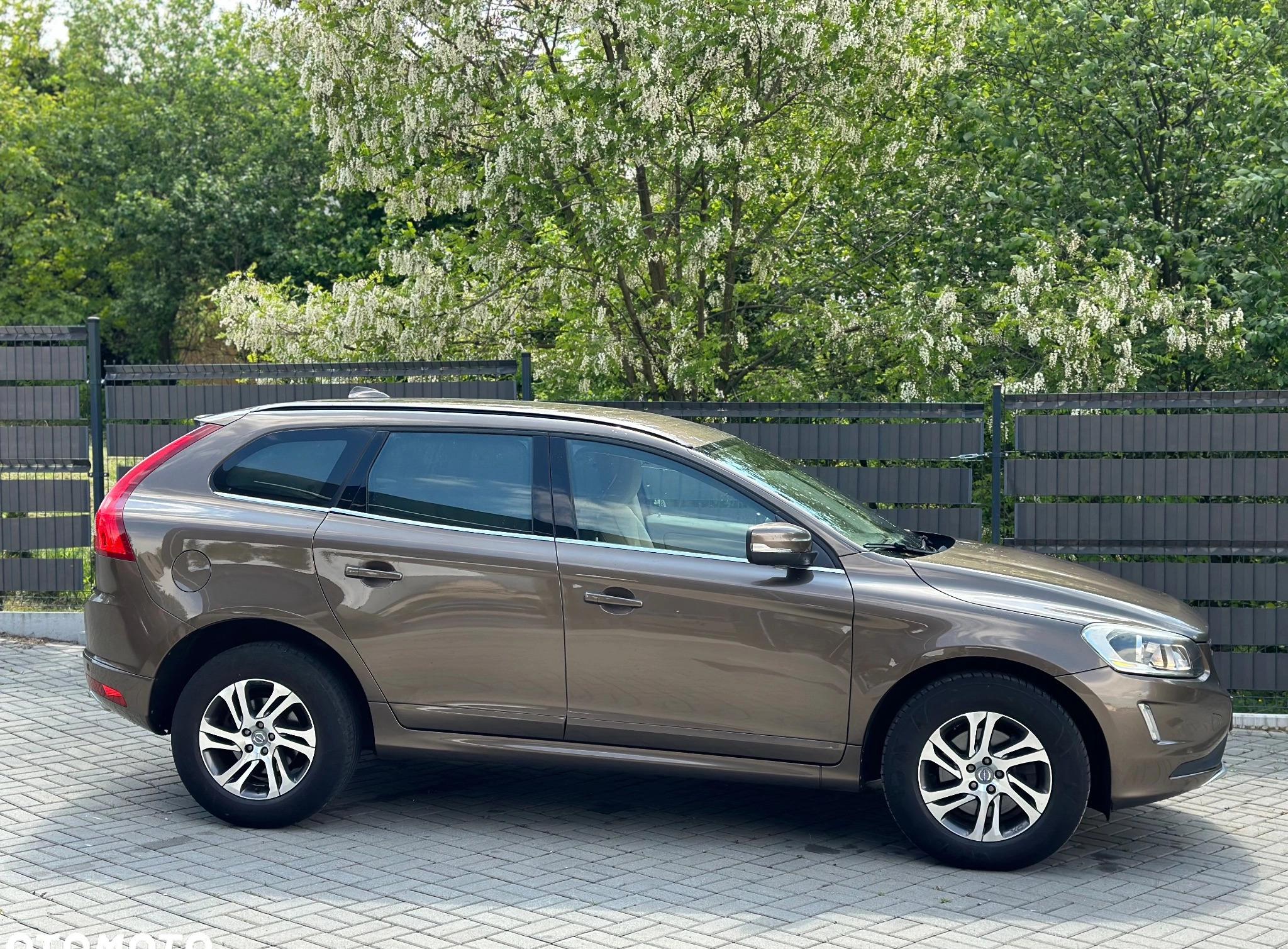 Volvo XC 60 cena 64990 przebieg: 240994, rok produkcji 2015 z Skalbmierz małe 352